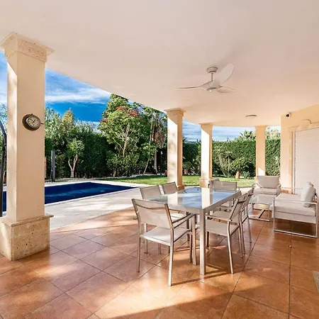 Villa Svim, Walking Distance To The Beach! Marbella Buitenkant foto