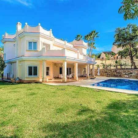 Villa Svim, Walking Distance To The Beach! Marbella Buitenkant foto