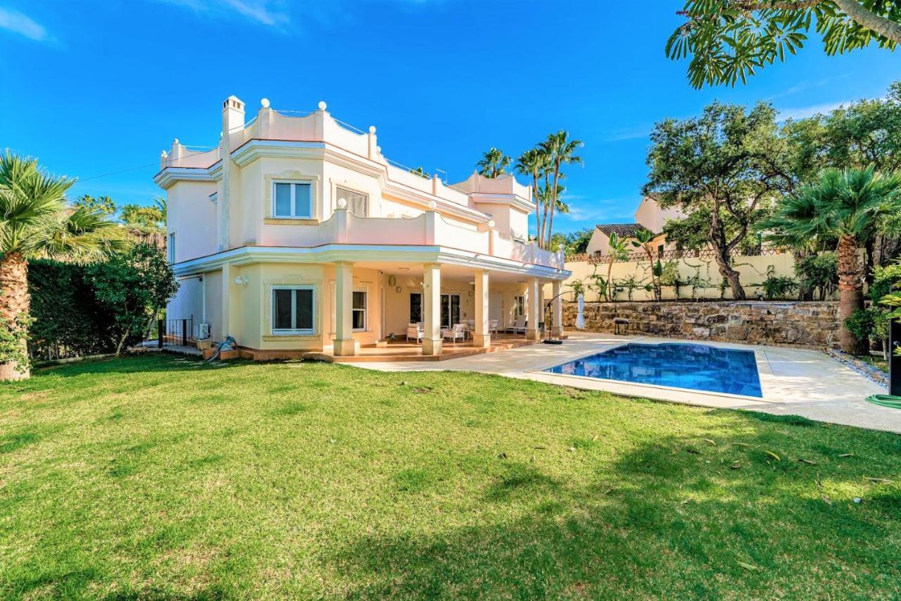 Svim, Walking Distance To The Beach! Villa