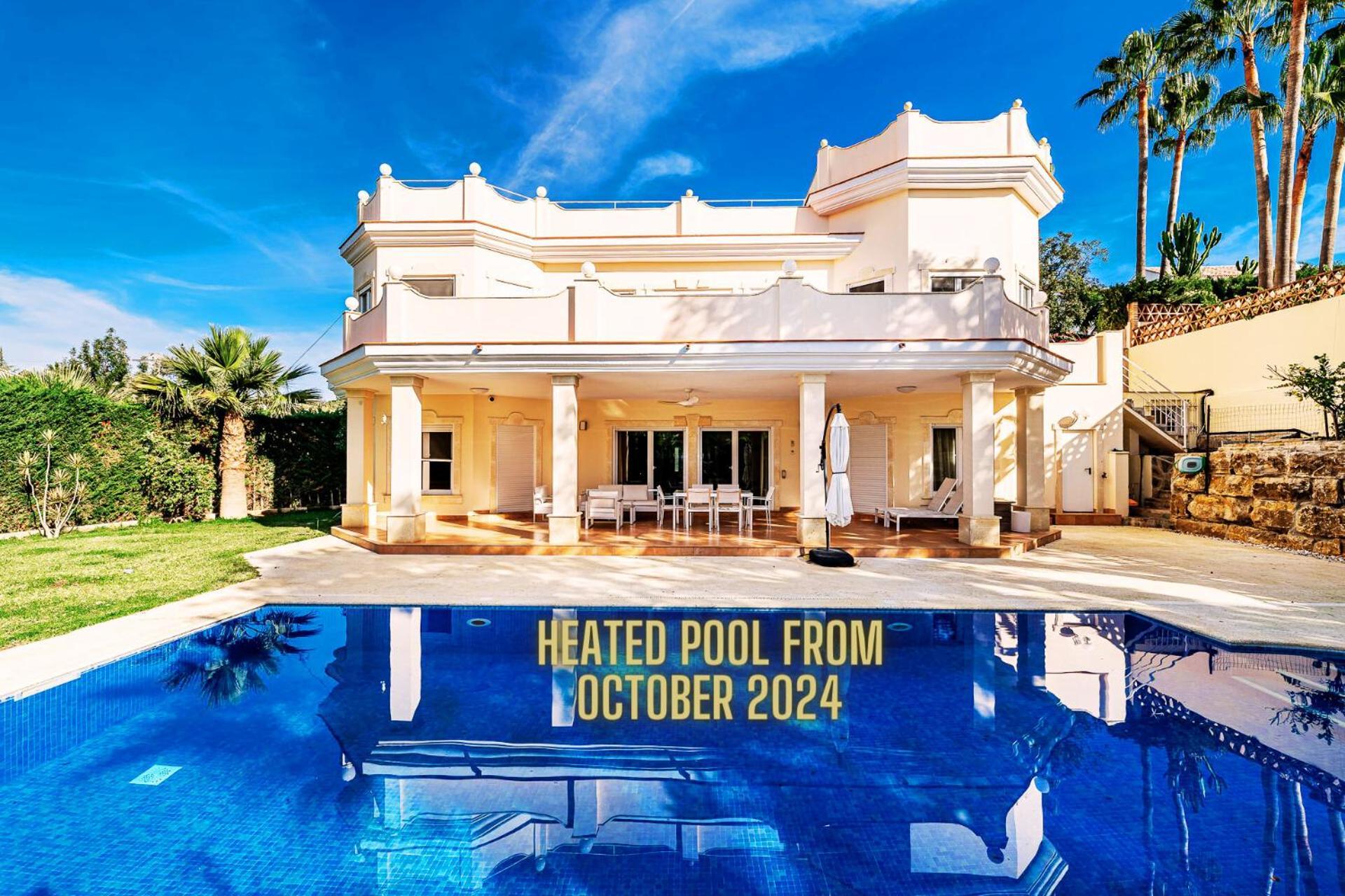 Svim, Walking Distance To The Beach! Villa Marbella